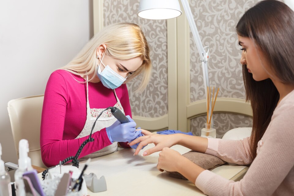 Karamanlı Manikürcü